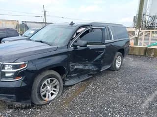 ✅ 2018 Chevrolet Suburban LT • VIN: 1GNSCHKC4JR207503 • Lot: 43225538. Wystawiony na IAAI z przebiegiem 172 917 mil. Bezpłatny archiwum sprzedaży aukcyjnych z USA i szczegółowy raport historii pojazdu na DreamBid. Zdjęcie 6.