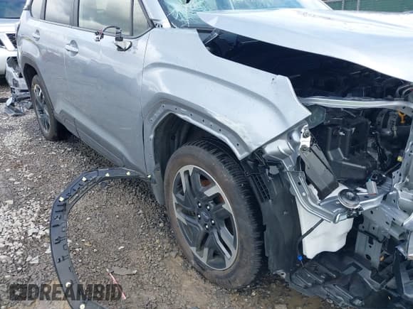 ✅ 2025 Subaru Forester Limited • VIN: JF2SLDRC4SH416319 • Lot: 42002953. Listed on IAAI with 5,105 mi. Free auction sales archive from the USA and detailed vehicle history report at DreamBid. Image 19.