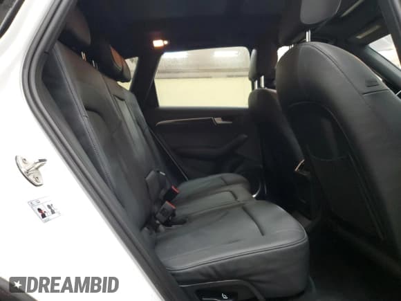 ✅ 2015 Audi Q5 Premium Plus • VIN: WA1DGAFP3FA116524 • Lot: 92847625. Wystawiony na Copart z przebiegiem 70 242 mil. Bezpłatny archiwum sprzedaży aukcyjnych z USA i szczegółowy raport historii pojazdu na DreamBid. Zdjęcie 11.