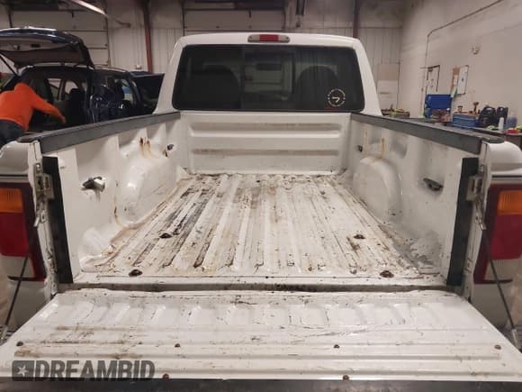 ✅ 1998 Ford Ranger XL • VIN: 1FTYR10C7WPA74198 • Lot: 42083824. Listed on IAAI with 189,455 mi. Free auction sales archive from the USA and detailed vehicle history report at DreamBid. Image 18.