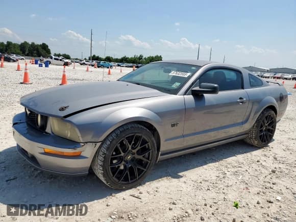 ✅ 2006 Ford Mustang GT Deluxe • VIN: 1ZVFT82H965140639 • Lot: 57632555. Listed on Copart with 220,277 mi. Free auction sales archive from the USA and detailed vehicle history report at DreamBid. Image 1.