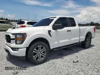 ✅ 2023 Ford F-150 XL • VIN: 1FTEX1CP4PKE32041 • Lot: 67530065. Wystawiony na Copart z przebiegiem 24 747 mil. Bezpłatny archiwum sprzedaży aukcyjnych z USA i szczegółowy raport historii pojazdu na DreamBid. Zdjęcie 1.