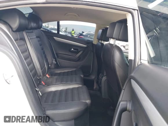 ✅ 2013 Volkswagen CC R-Line • VIN: WVWBP7AN2DE562112 • Lot: 43698298. Listed on IAAI with 115,777 mi. Free auction sales archive from the USA and detailed vehicle history report at DreamBid. Image 8.