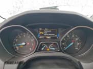 ✅ 2016 Ford Focus Titanium • VIN: 1FADP3J26GL325085 • Lot: 95766395. Wystawiony na Copart z przebiegiem 149 101 mil. Bezpłatny archiwum sprzedaży aukcyjnych z USA i szczegółowy raport historii pojazdu na DreamBid. Zdjęcie 9.