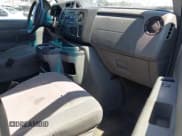 ✅ 2012 Ford Econoline Passenger XL • VIN: 1FBSS3BL3CDB17262 • Lot: 42311561. Wystawiony na IAAI z przebiegiem 165 736 mil. Bezpłatny archiwum sprzedaży aukcyjnych z USA i szczegółowy raport historii pojazdu na DreamBid. Zdjęcie 5.