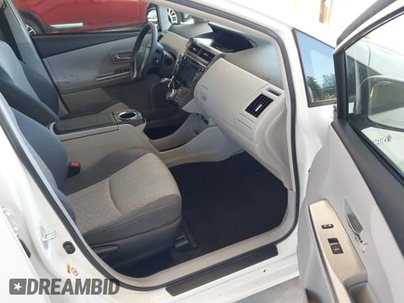 ✅ 2015 Toyota Prius Two • VIN: JTDZN3EU0FJ036313 • Lot: 42640851. Listed on IAAI with 118,674 mi. Free auction sales archive from the USA and detailed vehicle history report at DreamBid. Image 5.