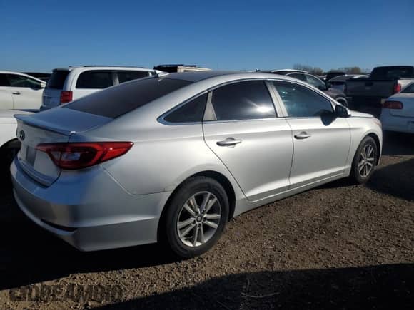 2016 Hyundai Sonata 2.4L z VIN 5NPE24AF1GH397502, wystawiony jako Copart lot #90716755 z przebiegiem 179 720 mil mil oraz Czysty tytuł • Clean title. Historia ofert i sprzedaży dostępna na DreamBid. Obrazek 3.