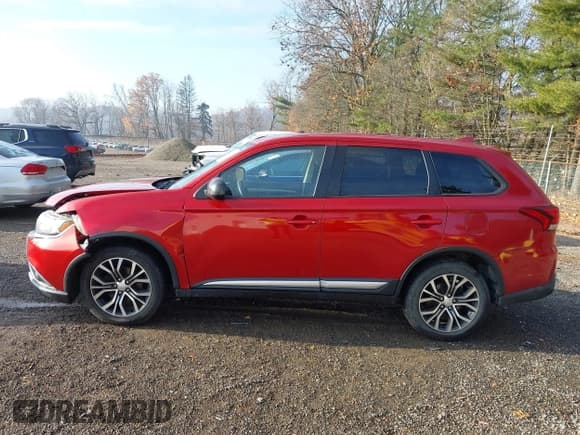 ✅ 2018 Mitsubishi Outlander ES • VIN: JA4AZ3A33JZ033506 • Lot: 43699801. Wystawiony na IAAI z przebiegiem 98 020 mil. Bezpłatny archiwum sprzedaży aukcyjnych z USA i szczegółowy raport historii pojazdu na DreamBid. Zdjęcie 15.