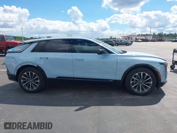 ✅ 2025 Cadillac LYRIQ Sport • VIN: 1GYKPURL4SZ319385 • Lot: 43443630. Wystawiony na IAAI z przebiegiem 616 mil. Bezpłatny archiwum sprzedaży aukcyjnych z USA i szczegółowy raport historii pojazdu na DreamBid. Zdjęcie 14.