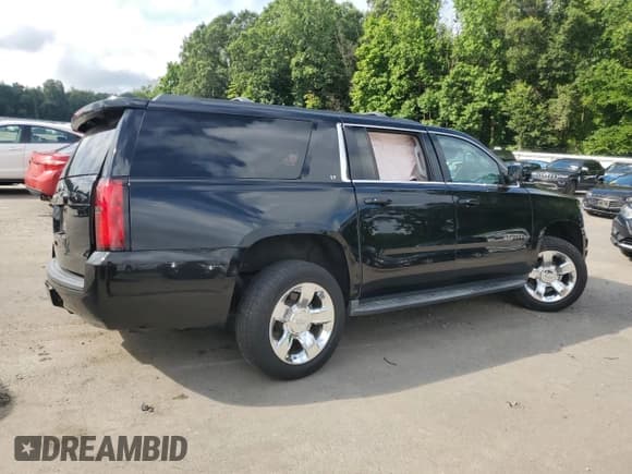 ✅ 2017 Chevrolet Suburban LT • VIN: 1GNSKHKC5HR360856 • Lot: 63503435. Wystawiony na Copart z przebiegiem 114 162 mil. Bezpłatny archiwum sprzedaży aukcyjnych z USA i szczegółowy raport historii pojazdu na DreamBid. Zdjęcie 3.