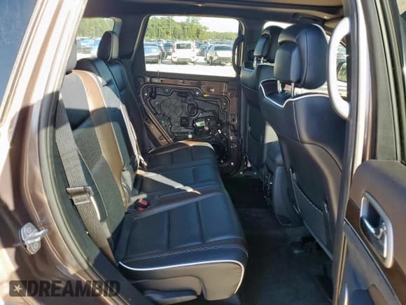 ✅ 2017 Jeep Grand Cherokee Overland • VIN: 1C4RJECGXHC923543 • Лот: 85209175. Опубликован ранее на Copart с пробегом 56 610 миль. Бесплатный доступ к архиву аукционных продаж из США и подробный отчёт об истории автомобиля на DreamBid. Изображение 11.