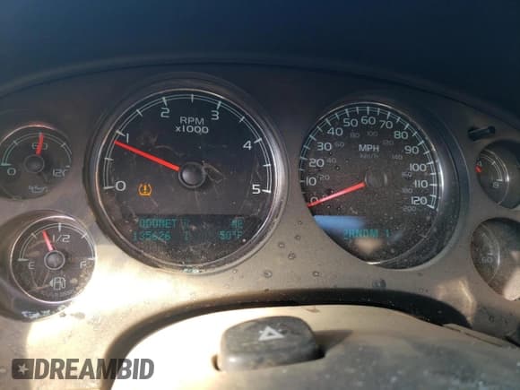 ✅ 2009 Chevrolet Silverado 1500 • VIN: 1GCHC69609E156673 • Lot: 86246605. Wystawiony na Copart z przebiegiem 135 626 mil. Bezpłatny archiwum sprzedaży aukcyjnych z USA i szczegółowy raport historii pojazdu na DreamBid. Zdjęcie 9.