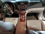 ✅ 2013 Toyota Highlander Limited • VIN: JTEDC3EH8D2018275 • Lot: 45606465. Listed on Copart with Not provided. Free auction sales archive from the USA and detailed vehicle history report at DreamBid. Image 8.