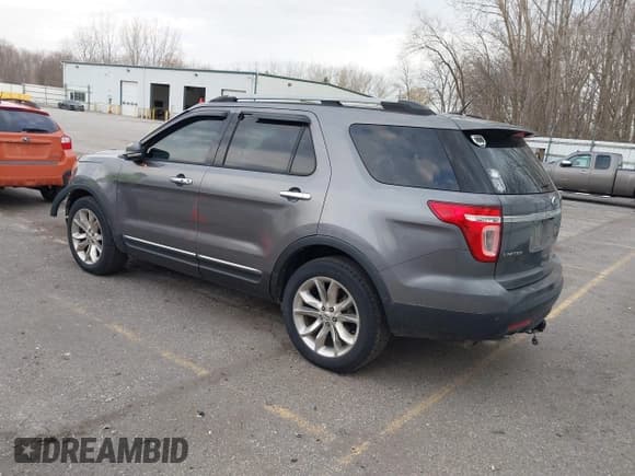 ✅ 2013 Ford Explorer Limited • VIN: 1FM5K8F89DGA51713 • Lot: 41909580. Wystawiony na IAAI z przebiegiem 151 274 mil. Bezpłatny archiwum sprzedaży aukcyjnych z USA i szczegółowy raport historii pojazdu na DreamBid. Zdjęcie 3.