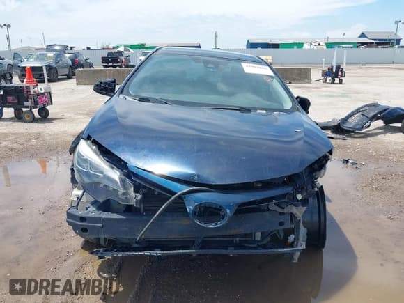 ✅ 2018 Toyota Corolla SE • VIN: 5YFBURHE3JP761470 • Lot: 42902089. Listed on IAAI with Not provided. Free auction sales archive from the USA and detailed vehicle history report at DreamBid. Image 13.