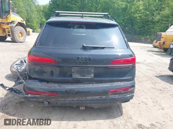 ✅ 2025 Audi Q7 Premium Plus • VIN: WA1LCBF74SD001940 • Лот: 42390809. Опубликован ранее на IAAI с пробегом 20 078 миль. Бесплатный доступ к архиву аукционных продаж из США и подробный отчёт об истории автомобиля на DreamBid. Изображение 17.