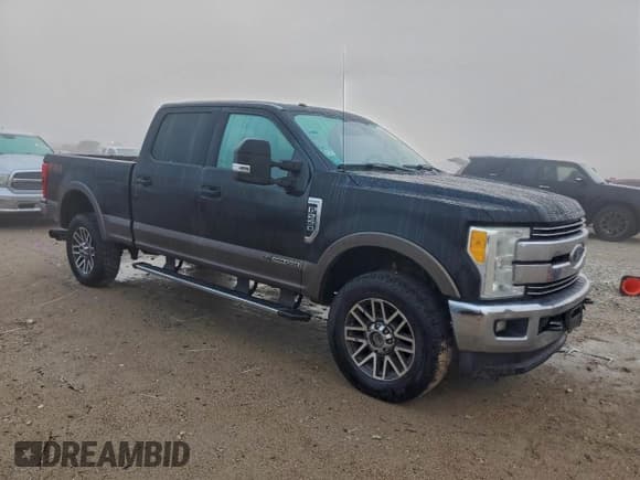 ✅ 2017 Ford F-250 Lariat • VIN: 1FT7W2BT6HEB40584 • Lot: 94524525. Wystawiony na Copart z przebiegiem 342 968 mil. Bezpłatny archiwum sprzedaży aukcyjnych z USA i szczegółowy raport historii pojazdu na DreamBid. Zdjęcie 4.