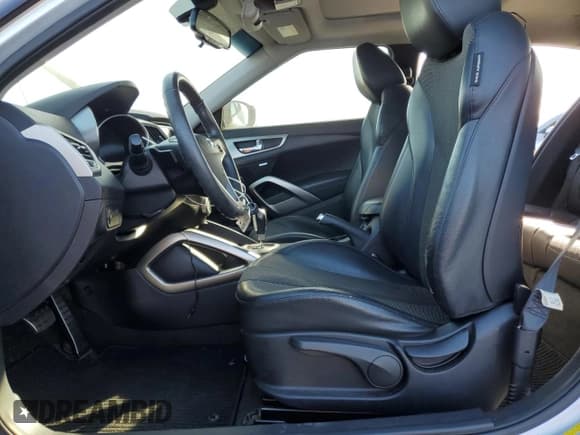 ✅ 2012 Hyundai Veloster w/Gray Int • VIN: KMHTC6AD7CU052825 • Lot: 46370515. Wystawiony na Copart z przebiegiem 113 209 mil. Bezpłatny archiwum sprzedaży aukcyjnych z USA i szczegółowy raport historii pojazdu na DreamBid. Zdjęcie 7.