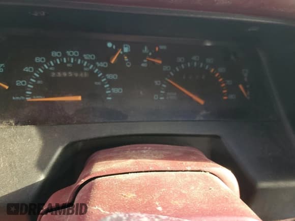 ✅ 1988 Chevrolet Beretta • VIN: 1G1LV11W6JY651488 • Лот: 81191074. Опубликован ранее на Copart с пробегом 239 594 миль. Бесплатный доступ к архиву аукционных продаж из США и подробный отчёт об истории автомобиля на DreamBid. Изображение 9.