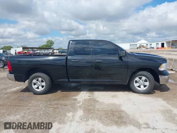 2019 Ram 1500 Tradesman z VIN 1C6RR6FT1KS712775, wystawiony jako IAAI lot #43279915 z przebiegiem 64 000 mil mil oraz . Historia ofert i sprzedaży dostępna na DreamBid. Obrazek 13.