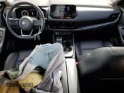 ✅ 2022 Nissan Rogue Platinum • VIN: JN8BT3DC2NW117111 • Lot: 55069205. Wystawiony na Copart z przebiegiem 45 331 mil. Bezpłatny archiwum sprzedaży aukcyjnych z USA i szczegółowy raport historii pojazdu na DreamBid. Zdjęcie 8.