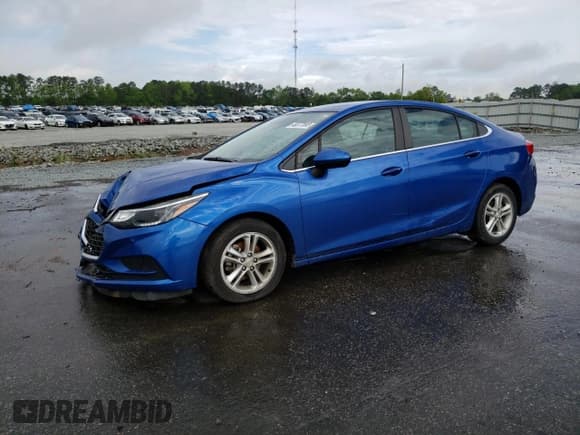✅ 2017 Chevrolet Cruze LT • VIN: 1G1BE5SM2H7147682 • Lot: 48377893. Listed on Copart with 63,423 mi. Free auction sales archive from the USA and detailed vehicle history report at DreamBid. Image 1.