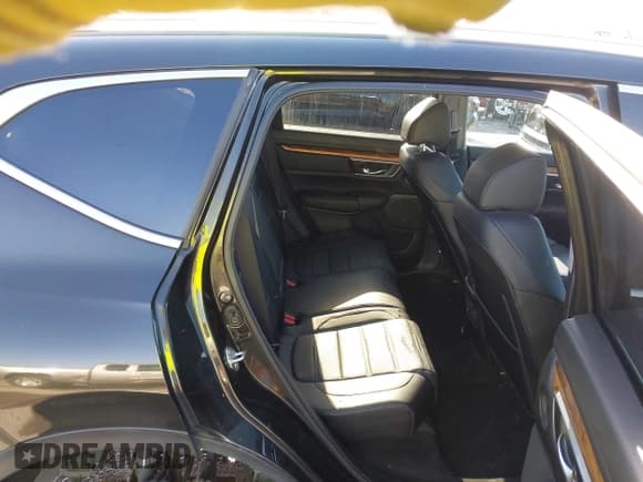 ✅ 2018 Honda CR-V Touring • VIN: 7FARW2H90JE052921 • Lot: 43671364. Listed on IAAI with 101,261 mi. Free auction sales archive from the USA and detailed vehicle history report at DreamBid. Image 8.