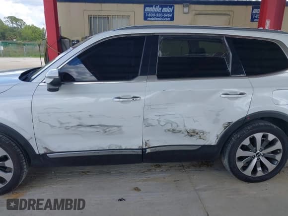 ✅ 2020 Kia Telluride S • VIN: 5XYP64HC7LG073867 • Lot: 43316751. Wystawiony na IAAI z przebiegiem 85 518 mil. Bezpłatny archiwum sprzedaży aukcyjnych z USA i szczegółowy raport historii pojazdu na DreamBid. Zdjęcie 6.