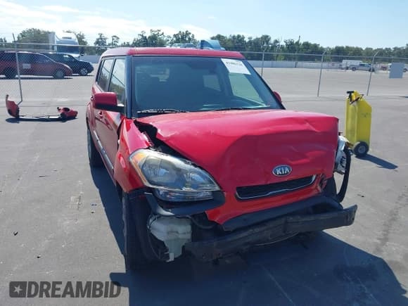 ✅ 2013 Kia Soul • VIN: KNDJT2A55D7593143 • Lot: 43486128. Wystawiony na IAAI z przebiegiem 128 286 mil. Bezpłatny archiwum sprzedaży aukcyjnych z USA i szczegółowy raport historii pojazdu na DreamBid. Zdjęcie 6.
