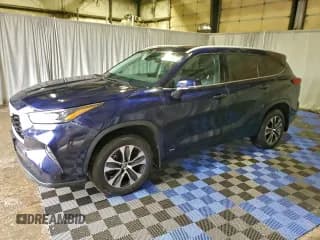 ✅ 2022 Toyota Highlander Hybrid XLE • VIN: 5TDGBRCH1NS540394 • Lot: 91446195. Listed on Copart with 101,942 mi. Free auction sales archive from the USA and detailed vehicle history report at DreamBid. Image 1.