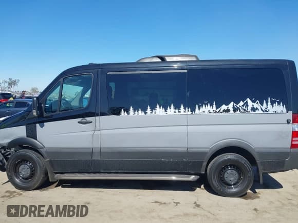✅ 2012 Mercedes-Benz Sprinter Passenger • VIN: WDZPE7CC1C5646024 • Lot: 42619520. Wystawiony na IAAI z przebiegiem 322 684 mil. Bezpłatny archiwum sprzedaży aukcyjnych z USA i szczegółowy raport historii pojazdu na DreamBid. Zdjęcie 15.