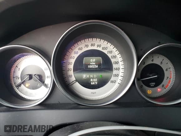 ✅ 2015 Mercedes-Benz C 250 • VIN: WDDGJ4HB3FG430958 • Lot: 81628345. Wystawiony na Copart z przebiegiem 100 226 mil. Bezpłatny archiwum sprzedaży aukcyjnych z USA i szczegółowy raport historii pojazdu na DreamBid. Zdjęcie 9.