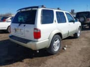 ✅ 2001 Infiniti QX4 Luxury • VIN: JNRDR07Y51W112536 • Lot: 41676727. Wystawiony na IAAI z przebiegiem 235 311 mil. Bezpłatny archiwum sprzedaży aukcyjnych z USA i szczegółowy raport historii pojazdu na DreamBid. Zdjęcie 4.