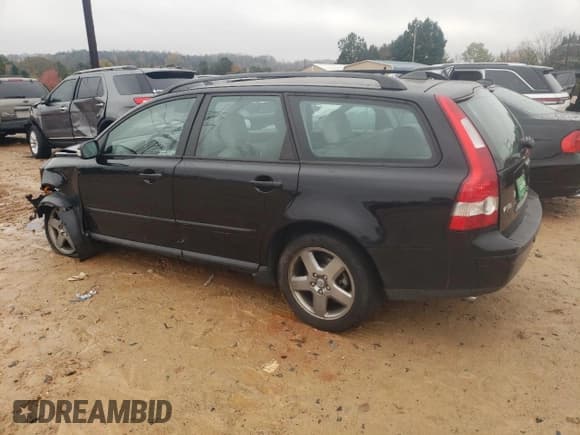 ✅ 2007 Volvo V50 2.5L Turbo • VIN: YV1MJ682672282158 • Lot: 81551624. Listed on Copart with 113,044 mi. Free auction sales archive from the USA and detailed vehicle history report at DreamBid. Image 2.