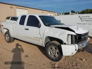 2007 Chevrolet Silverado 1500 1LT z VIN 2GCEK19J071578793, wystawiony jako IAAI lot #43270614 z przebiegiem 289 070 mil mil oraz . Historia ofert i sprzedaży dostępna na DreamBid. Obrazek 1.