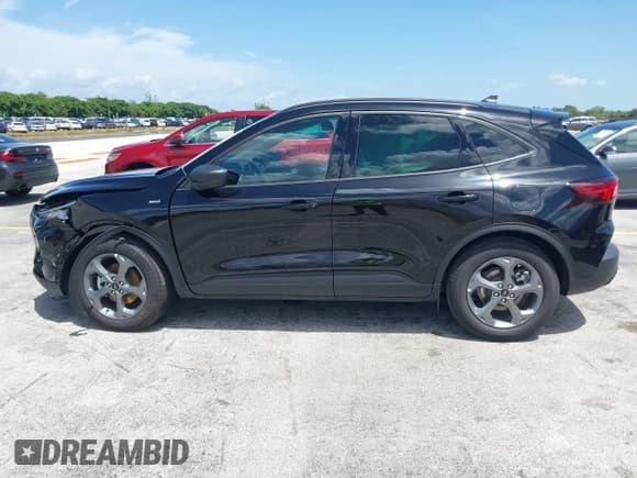 ✅ 2025 Ford Escape ST-Line • VIN: 1FMCU0MN6SUB42934 • Lot: 43074541. Listed on IAAI with 1,410 mi. Free auction sales archive from the USA and detailed vehicle history report at DreamBid. Image 14.