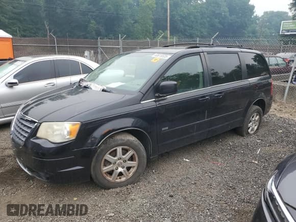 ✅ 2008 Chrysler Town & Country Touring • VIN: 2A8HR54P48R793598 • Lot: 60818535. Listed on Copart with 143,104 mi. Free auction sales archive from the USA and detailed vehicle history report at DreamBid. Image 1.