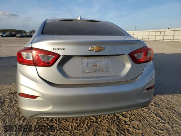 ✅ 2018 Chevrolet Cruze LT • VIN: 1G1BE5SM2J7137692 • Лот: 73472992. Опубликован ранее на Copart с пробегом 81 964 миль. Бесплатный доступ к архиву аукционных продаж из США и подробный отчёт об истории автомобиля на DreamBid. Изображение 6.