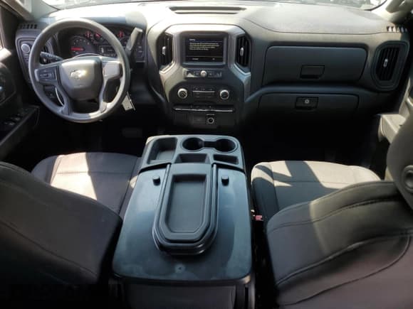 ✅ 2019 Chevrolet Silverado 1500 Custom Trail Boss • VIN: 1GCPYCEF3KZ340070 • Lot: 65744254. Wystawiony na Copart z przebiegiem 101 588 mil. Bezpłatny archiwum sprzedaży aukcyjnych z USA i szczegółowy raport historii pojazdu na DreamBid. Zdjęcie 8.