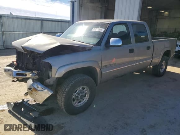✅ 2002 GMC Sierra 2500HD SLE • VIN: 1GTHC23G42F130636 • Лот: 47271555. Опубликован ранее на Copart с пробегом 173 243 миль. Бесплатный доступ к архиву аукционных продаж из США и подробный отчёт об истории автомобиля на DreamBid. Изображение 1.