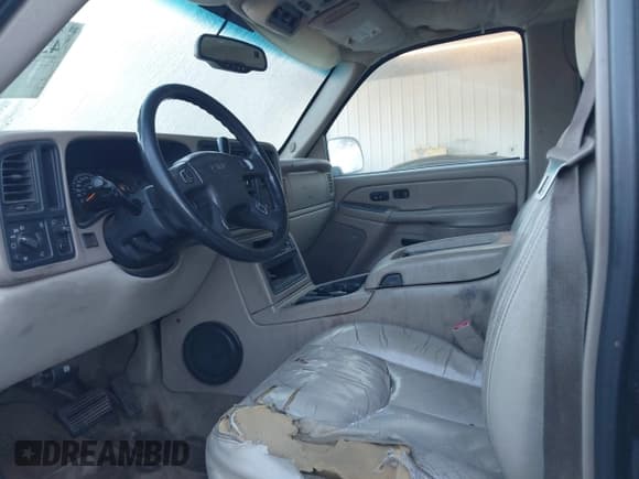 ✅ 2004 GMC Yukon XL SLE • VIN: 3GKEC16Z74G189681 • Lot: 43461492. Listed on IAAI with 399,392 mi. Free auction sales archive from the USA and detailed vehicle history report at DreamBid. Image 5.