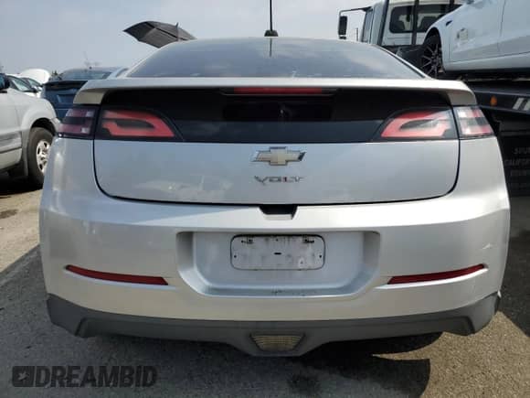 2015 Chevrolet Volt z VIN 1G1RC6E4XFU134828, wystawiony jako Copart lot #55167524 z przebiegiem 187 670 mil mil oraz . Historia ofert i sprzedaży dostępna na DreamBid. Obrazek 6.