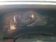 ✅ 2005 Chevrolet Silverado 2500HD LS • VIN: 1GCHK23275F851139 • Lot: 86620585. Wystawiony na Copart z przebiegiem Nie podano. Bezpłatny archiwum sprzedaży aukcyjnych z USA i szczegółowy raport historii pojazdu na DreamBid. Zdjęcie 9.