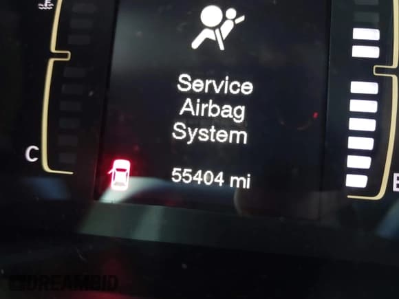 ✅ 2018 Jeep Cherokee Latitude • VIN: 1C4PJLCB1JD519661 • Lot: 43335427. Listed on IAAI with 55,404 mi. Free auction sales archive from the USA and detailed vehicle history report at DreamBid. Image 15.