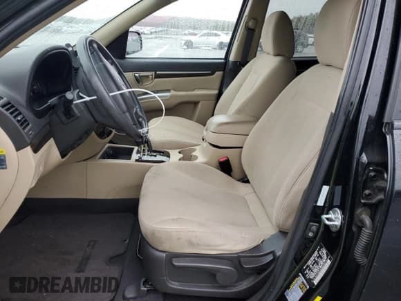 ✅ 2011 Hyundai Santa Fe GLS • VIN: 5XYZGDAG2BG020575 • Lot: 81572364. Listed on Copart with 107,906 mi. Free auction sales archive from the USA and detailed vehicle history report at DreamBid. Image 7.