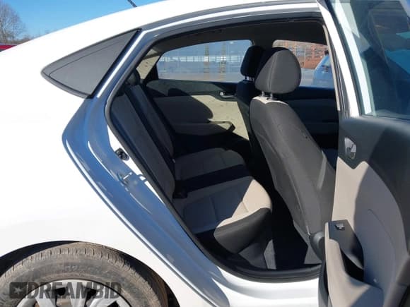 ✅ 2019 Hyundai Accent SE • VIN: 3KPC24A33KE056922 • Лот: 41357876. Опубликован ранее на IAAI с пробегом 31 566 миль. Бесплатный доступ к архиву аукционных продаж из США и подробный отчёт об истории автомобиля на DreamBid. Изображение 8.