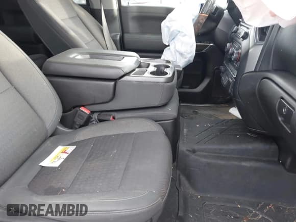 ✅ 2019 Chevrolet Silverado 1500 LT • VIN: 1GCUYDED3KZ221412 • Lot: 40814033. Wystawiony na IAAI z przebiegiem 150 547 mil. Bezpłatny archiwum sprzedaży aukcyjnych z USA i szczegółowy raport historii pojazdu na DreamBid. Zdjęcie 5.