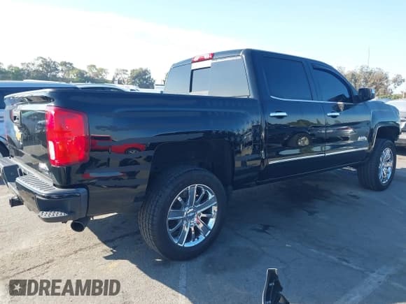 ✅ 2016 Chevrolet Silverado 1500 High Country • VIN: 3GCUKTEJ0GG133927 • Lot: 43484680. Wystawiony na IAAI z przebiegiem 101 374 mil. Bezpłatny archiwum sprzedaży aukcyjnych z USA i szczegółowy raport historii pojazdu na DreamBid. Zdjęcie 4.