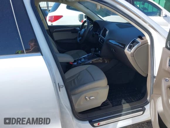 ✅ 2014 Audi Q5 Premium Plus • VIN: WA1DGAFP5EA058740 • Lot: 41734443. Listed on IAAI with 129,878 mi. Free auction sales archive from the USA and detailed vehicle history report at DreamBid. Image 5.