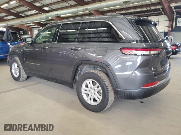 ✅ 2022 Jeep Grand Cherokee Altitude • VIN: 1C4RJHAG7N8592259 • Лот: 89513645. Опубликован ранее на Copart с пробегом 123 591 миль. Бесплатный доступ к архиву аукционных продаж из США и подробный отчёт об истории автомобиля на DreamBid. Изображение 2.